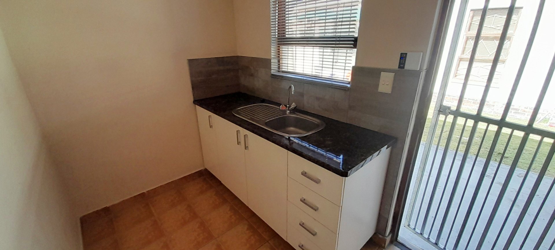 To Let 1 Bedroom Property for Rent in St Dumas Western Cape